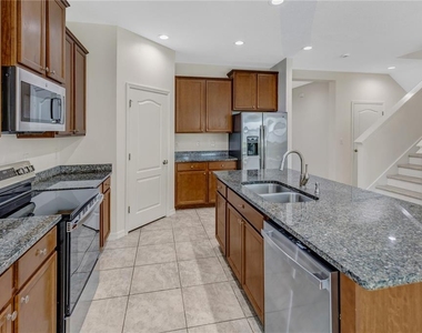 11607 Warren Oaks Place - Photo Thumbnail 17