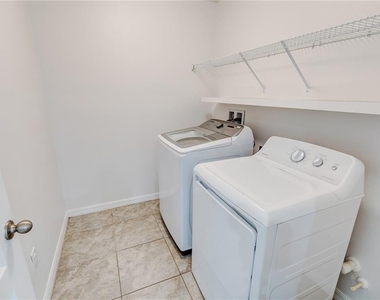 11607 Warren Oaks Place - Photo Thumbnail 19