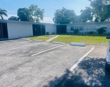 407 S Jupiter Avenue - Photo Thumbnail 8