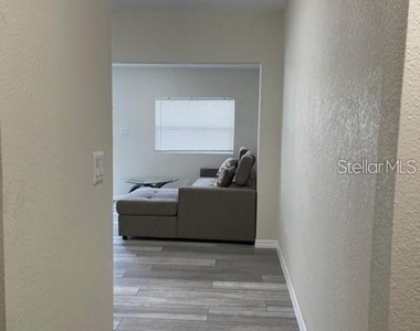 3419 W Saint John Street - Photo Thumbnail 2