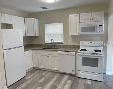 3419 W Saint John Street - Photo Thumbnail 4