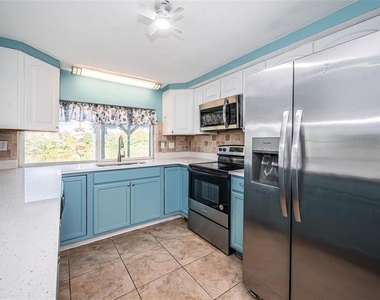 3627 Grayton Drive - Photo Thumbnail 6