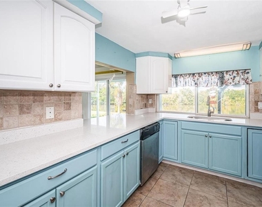 3627 Grayton Drive - Photo Thumbnail 8