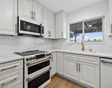 6497 Cape Hatteras Way Ne - Photo Thumbnail 12