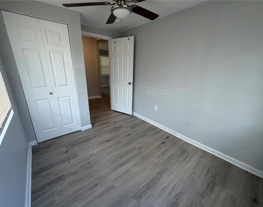2410 18th Avenue S - Photo Thumbnail 6