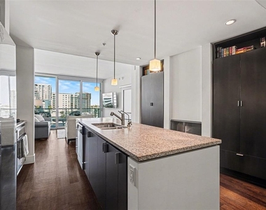 111 N 12th Street - Photo Thumbnail 5