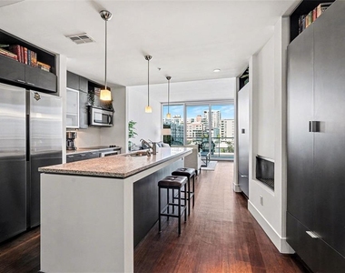 111 N 12th Street - Photo Thumbnail 7