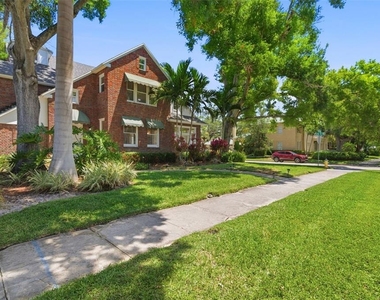 555 18th Avenue Ne - Photo Thumbnail 2