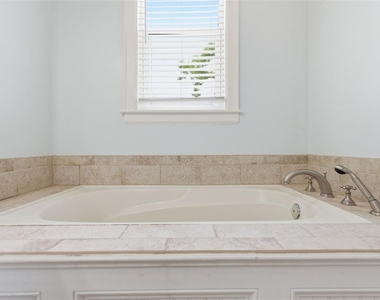 555 18th Avenue Ne - Photo Thumbnail 17
