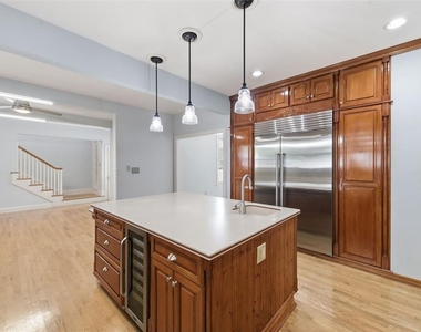 555 18th Avenue Ne - Photo Thumbnail 8