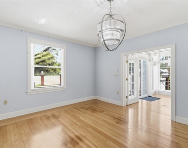 555 18th Avenue Ne - Photo Thumbnail 7