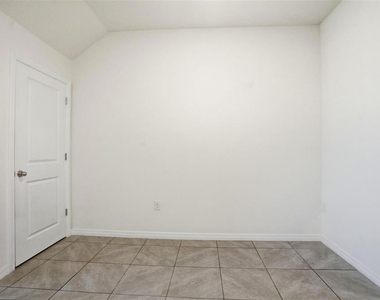 5267 Dragonfly Drive - Photo Thumbnail 5