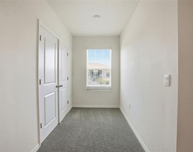 5267 Dragonfly Drive - Photo Thumbnail 7