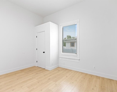 2006 E Columbus Drive - Photo Thumbnail 15