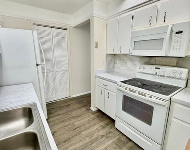 4174 Flying Fortress Avenue - Photo Thumbnail 12
