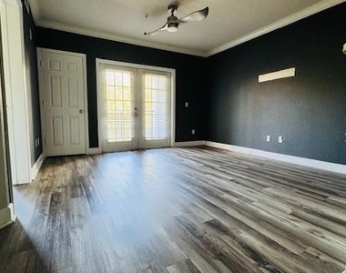 206 E South Street - Photo Thumbnail 36