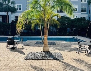 206 E South Street - Photo Thumbnail 16