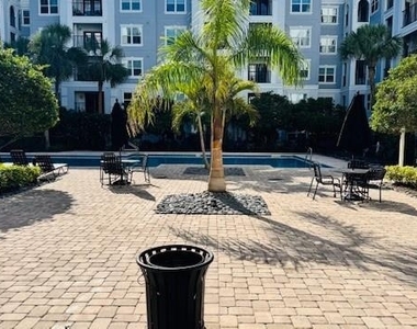 206 E South Street - Photo Thumbnail 11