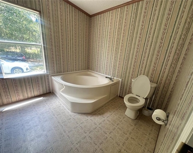 2982 N 6th Street - Photo Thumbnail 2