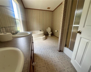 2982 N 6th Street - Photo Thumbnail 3