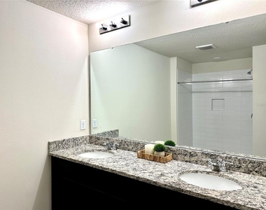 4574 Cypress Cay Way - Photo Thumbnail 8