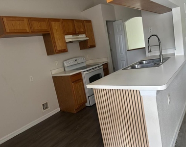 16262 Sw 29th Ct Road - Photo Thumbnail 2