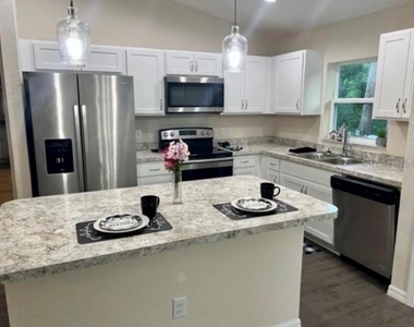 2920 Se 49th Place - Photo Thumbnail 5