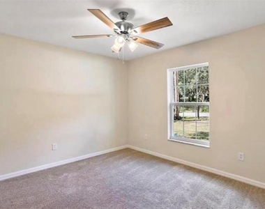 2920 Se 49th Place - Photo Thumbnail 9