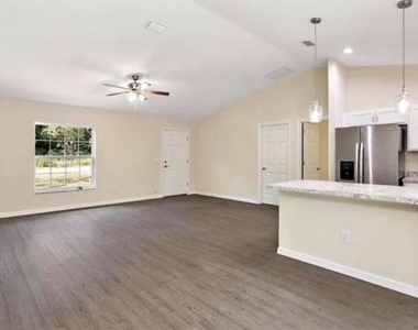 2920 Se 49th Place - Photo Thumbnail 4