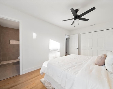 896 Talmadge Avenue Se - Photo Thumbnail 22