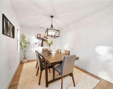 896 Talmadge Avenue Se - Photo Thumbnail 11