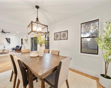 896 Talmadge Avenue Se - Photo Thumbnail 13