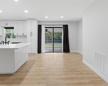 176 Lake Eva Drive - Photo Thumbnail 9