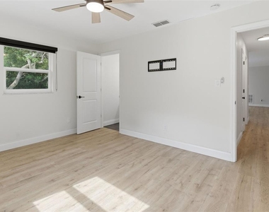176 Lake Eva Drive - Photo Thumbnail 14