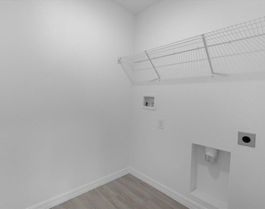 2306 Lancashire Street - Photo Thumbnail 16