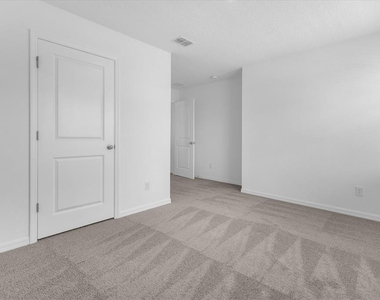 2306 Lancashire Street - Photo Thumbnail 5
