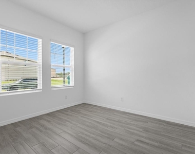 2306 Lancashire Street - Photo Thumbnail 26