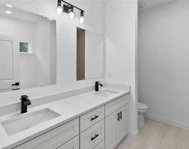 15028 Sw 25th Circle - Photo Thumbnail 14