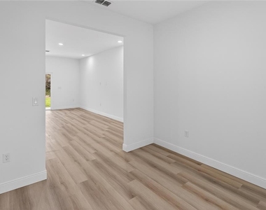 15028 Sw 25th Circle - Photo Thumbnail 18