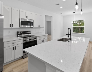 15028 Sw 25th Circle - Photo Thumbnail 6
