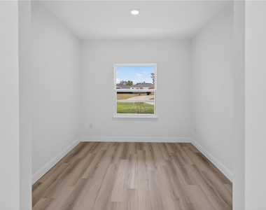 15028 Sw 25th Circle - Photo Thumbnail 17