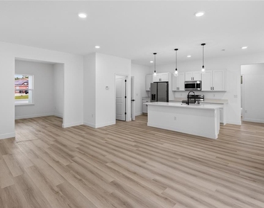 15028 Sw 25th Circle - Photo Thumbnail 3