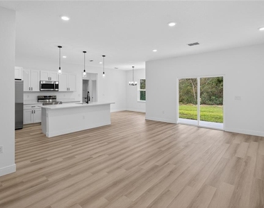 15028 Sw 25th Circle - Photo Thumbnail 2