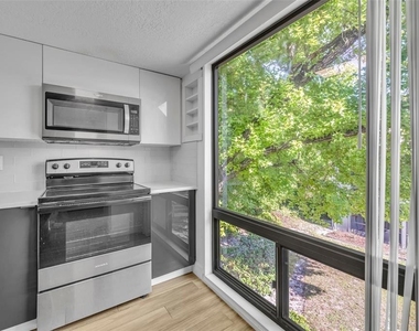 10 Sheoah Boulevard - Photo Thumbnail 12