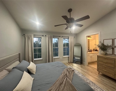 7544 Red Mill Circle - Photo Thumbnail 17