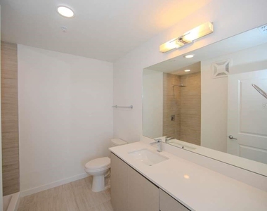 5579 Millenia Park Blvd - Photo Thumbnail 4