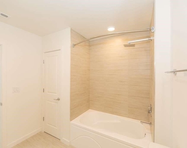 5579 Millenia Park Blvd - Photo Thumbnail 6