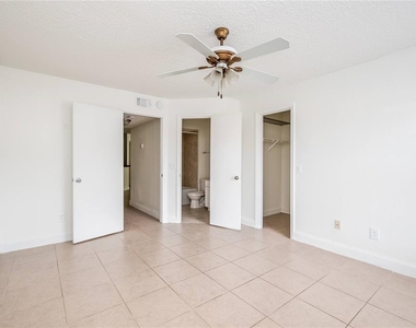 4528 Commander Drive - Photo Thumbnail 12