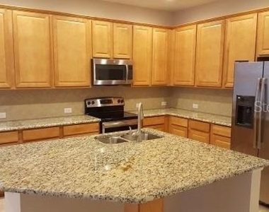 7652 Ripplepointe Way - Photo Thumbnail 6