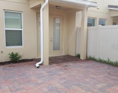7652 Ripplepointe Way - Photo Thumbnail 16